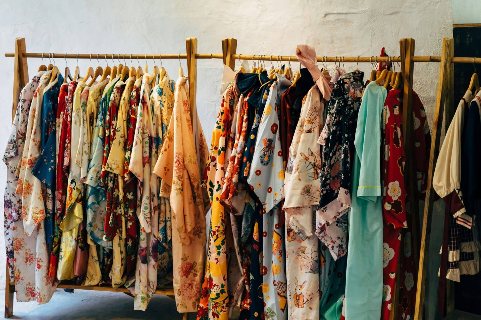 Koleksi Baju Wajib untuk Setiap Fashionista