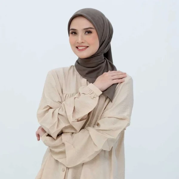 Hijab Deenay Eleanor Vol. 3 - Image 2