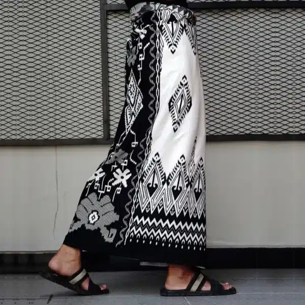 Sarung Kanjeng Pop Series Sarung Goyor Motif Rhombus - Image 5